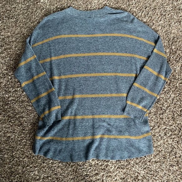 American Eagle Striped Lightweight Sweater w/ Mock Neck - Picture 2 of 2